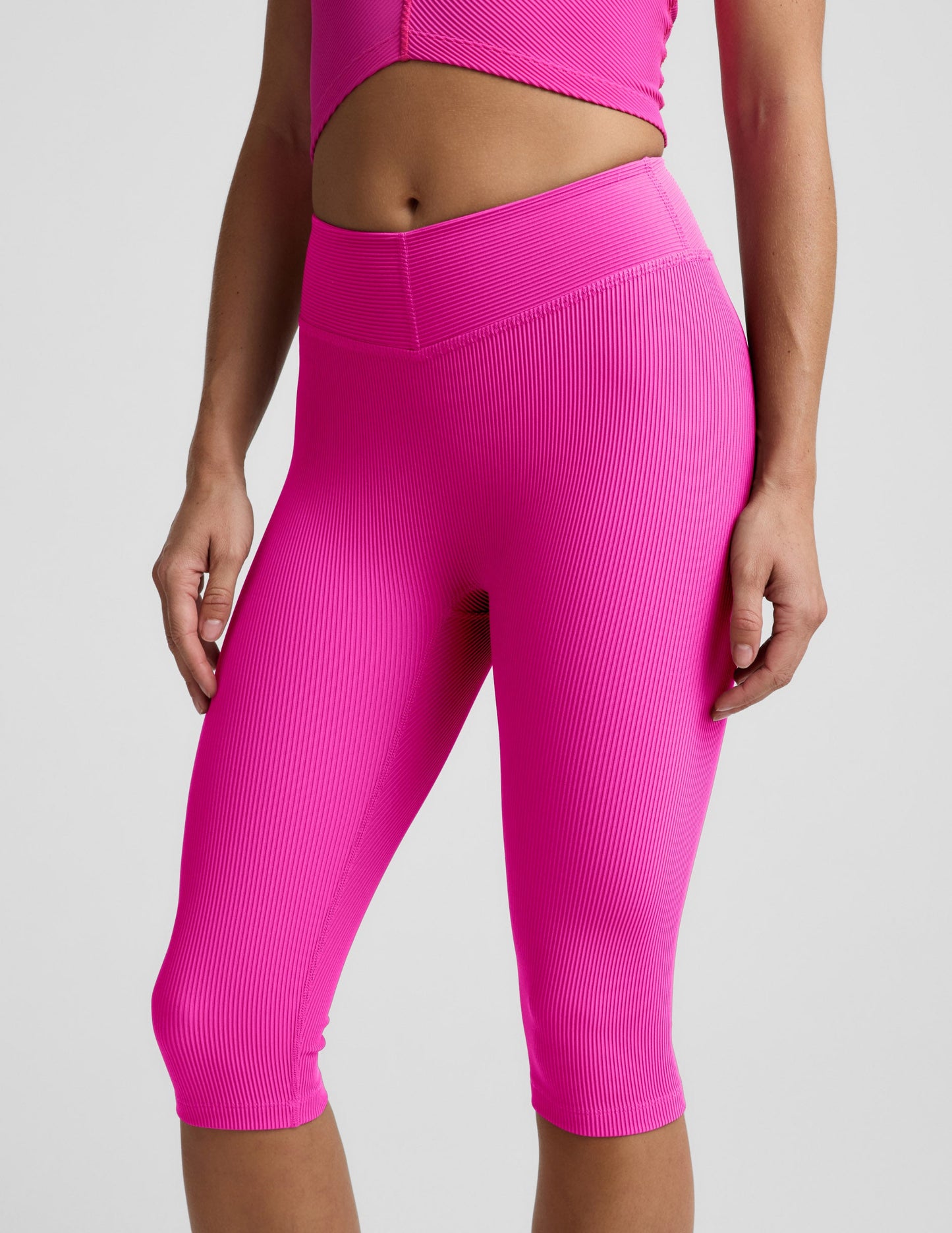 Impulse Ribbed V-Waist Pedal Pusher Legging