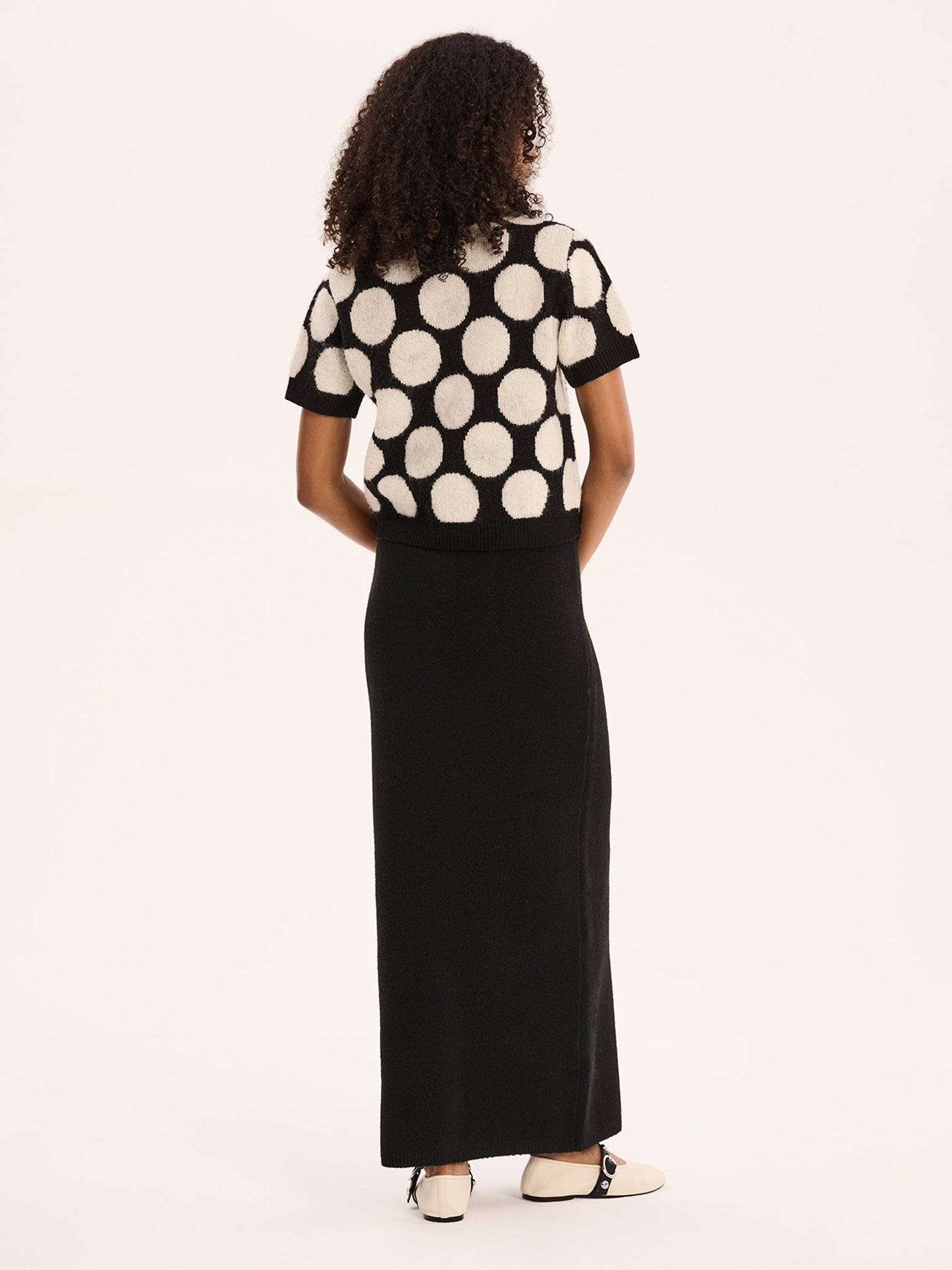Queenie Knitted Skirt in Black