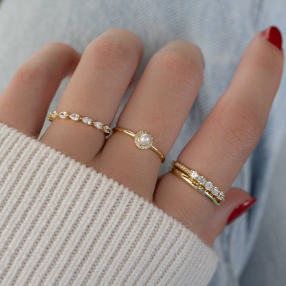 Solitaire Pearl Ring