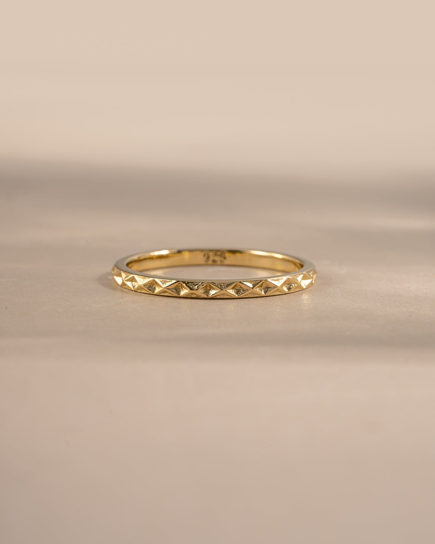 Simple Geometric Stacking Ring