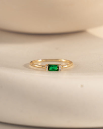 Emerald Simple Baguette Ring