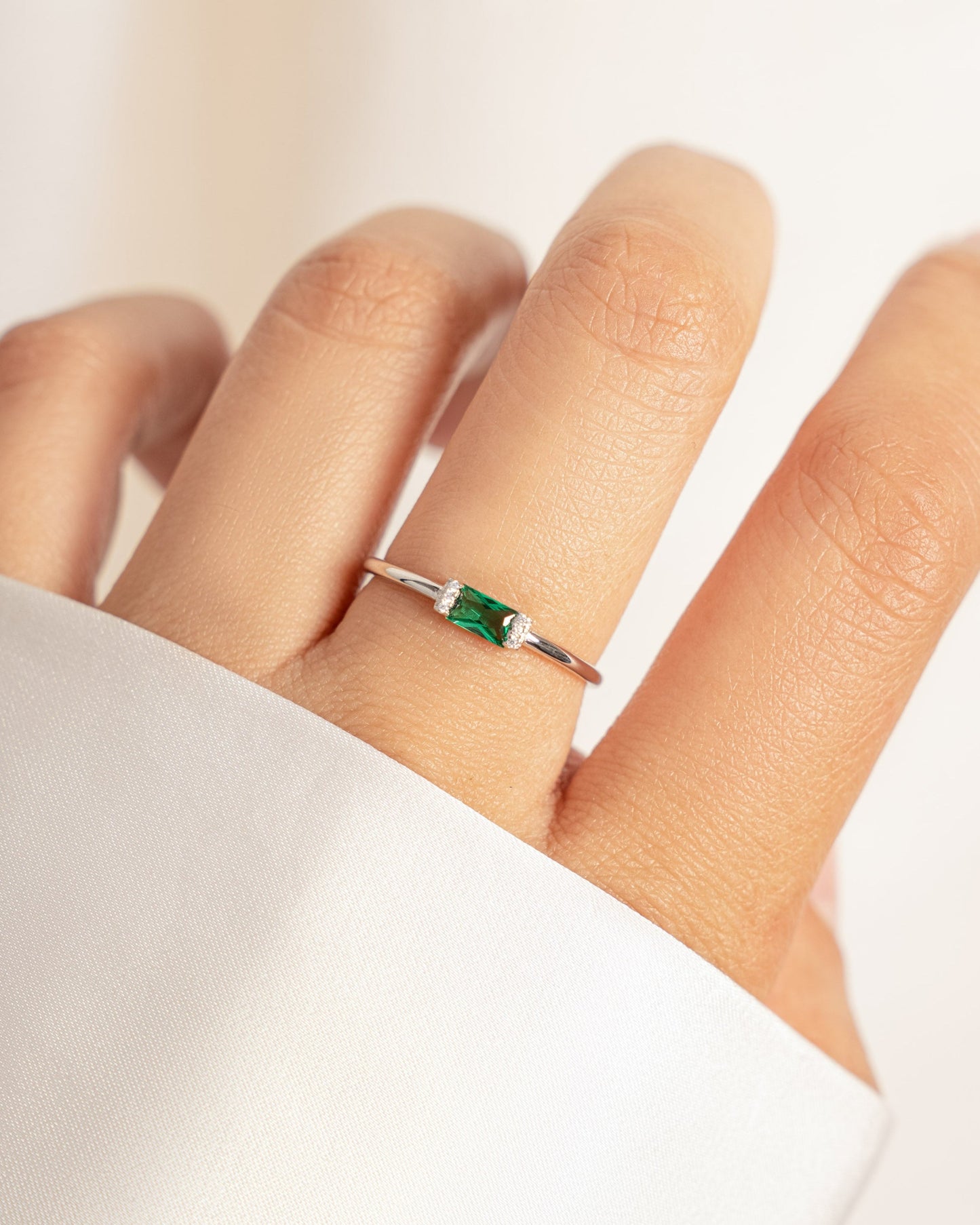 Emerald Simple Baguette Ring