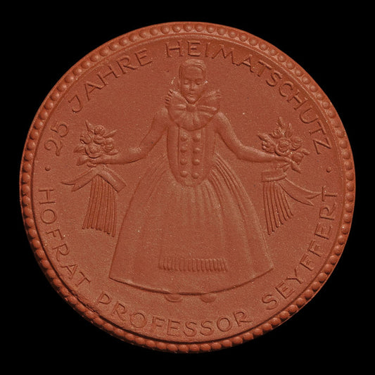 Weimar Germany, 25th Anniversary of Museum of Sacshen, Porcelain Token - 1922 CE - Weimar Republic